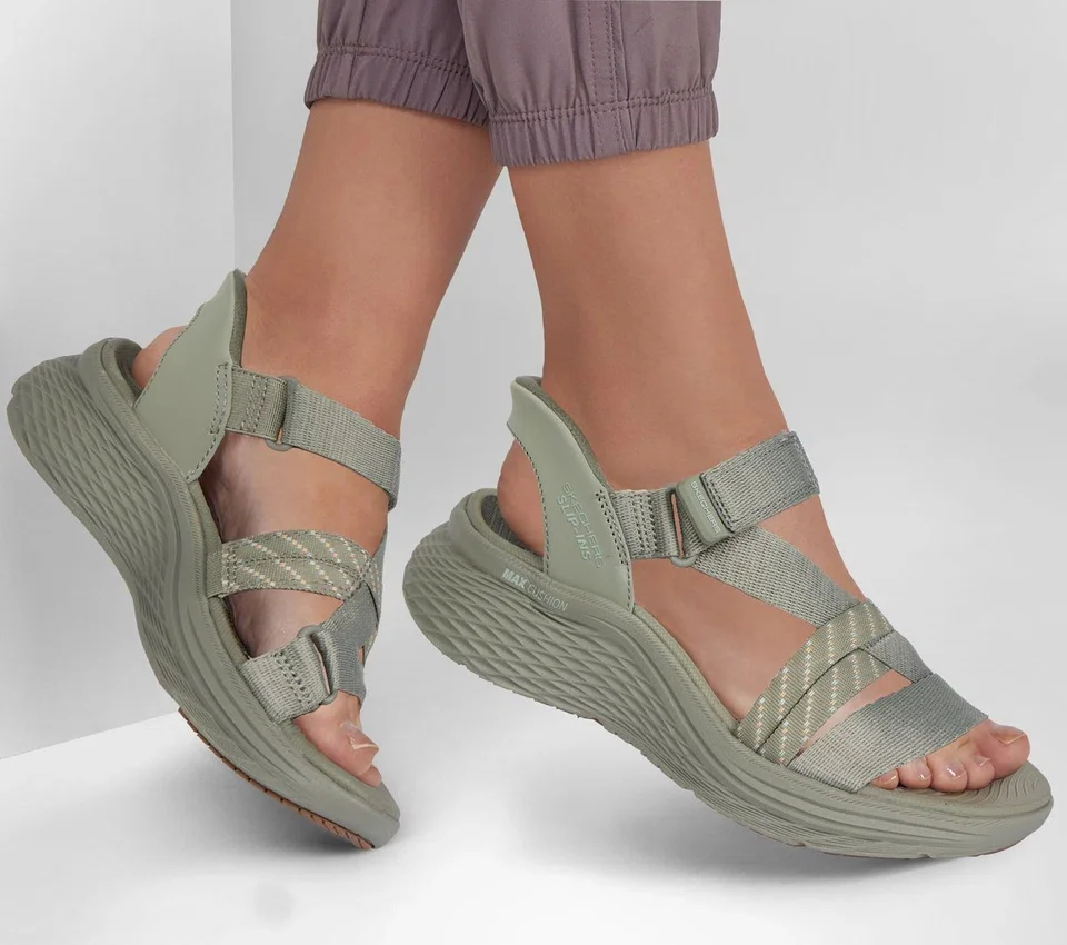 Skechers Slip-ins: Max Cushioning Elite 2.0 Sandalet – Emery Skechers Slip-ins: Max Cushioning Elite 2.0 Sandalet – Emery