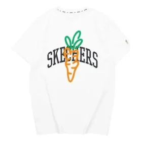 Skechers x Carrots Grafik Tişört “Beyaz Turuncu Siyah”