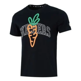 Skechers x Carrots Grafik Tişört “Siyah Turuncu Gri”